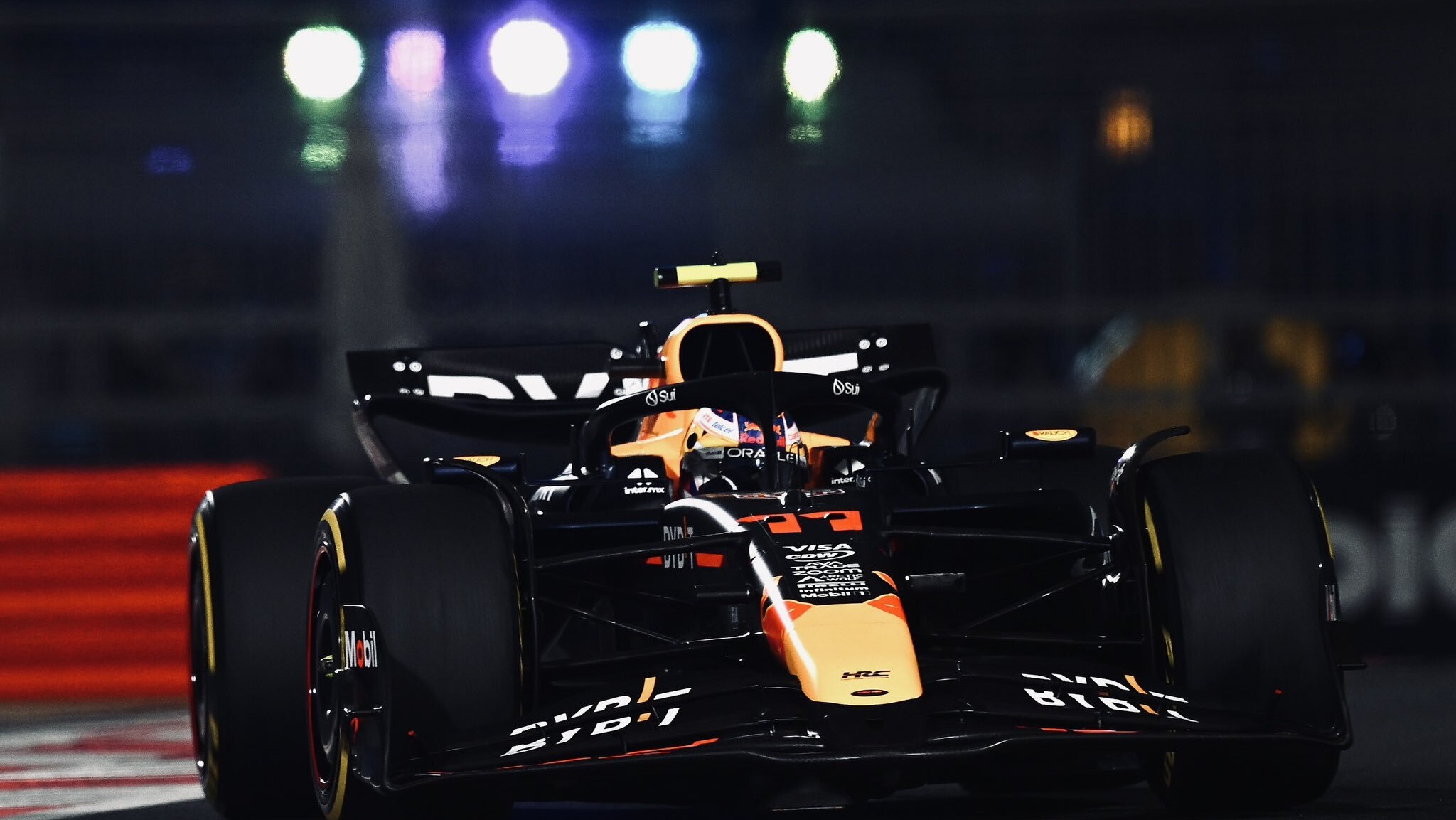 Mal inicio para 'Checo' Pérez en el GP de Abu Dhabi 2024: fuera del Top 10 en prácticas libres