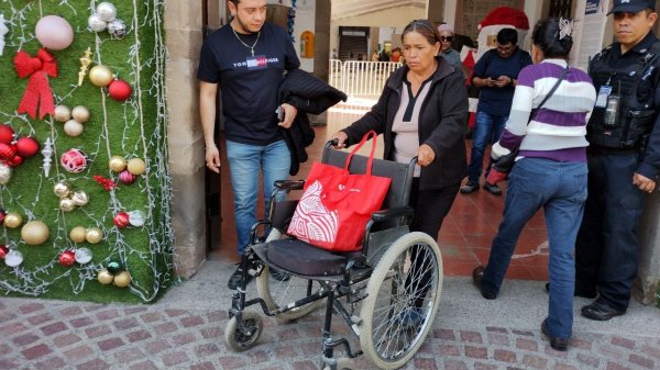 Calles en Irapuato afectan movilidad de personas con discapacidad: “no están en buenas condiciones” 