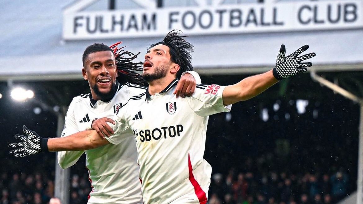 Raúl Jiménez marca ante Arsenal y llega a 52 goles en la Premier League