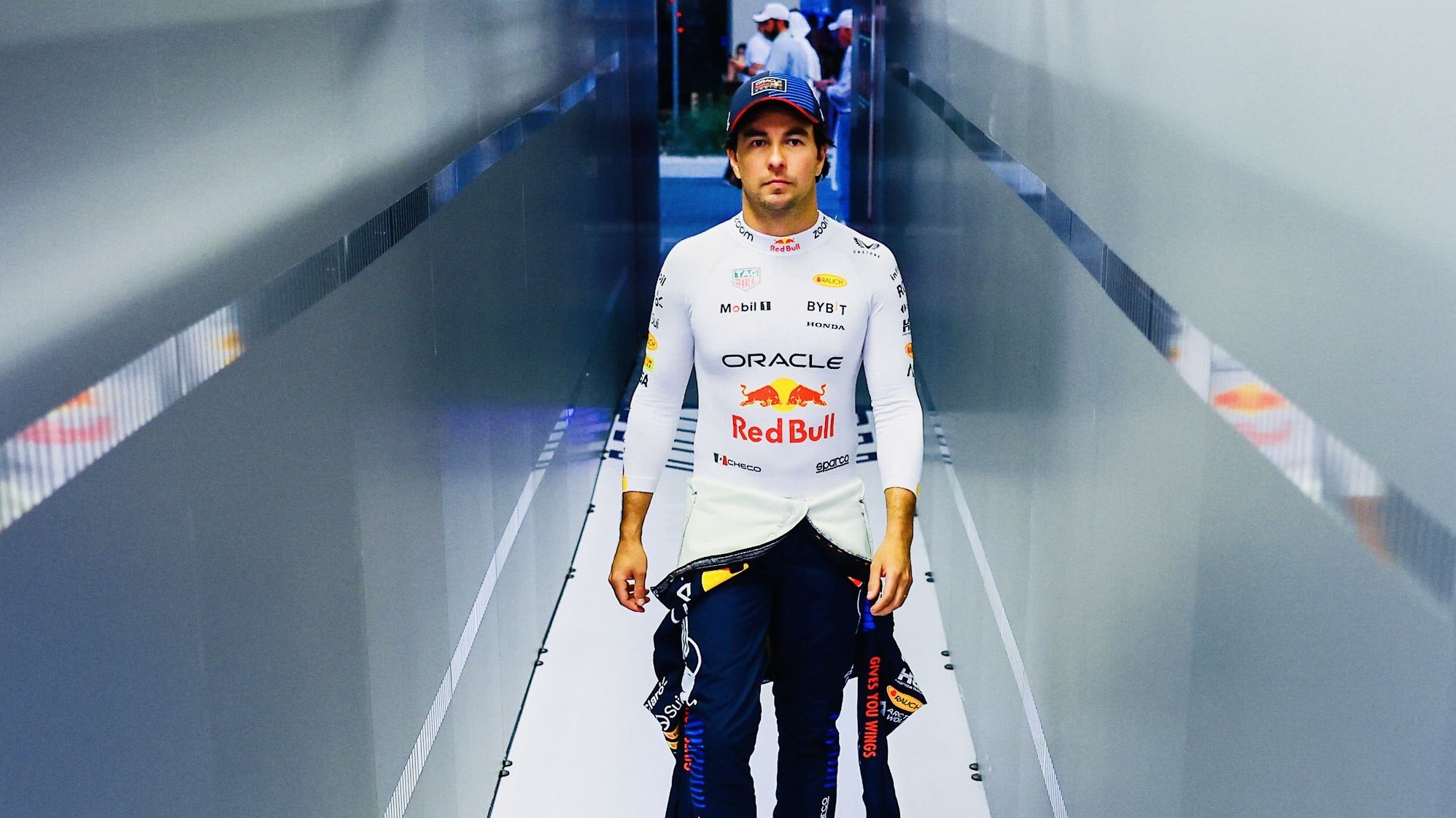 Checo Pérez seguirá con Red Bull en la temporada 2025 de F1