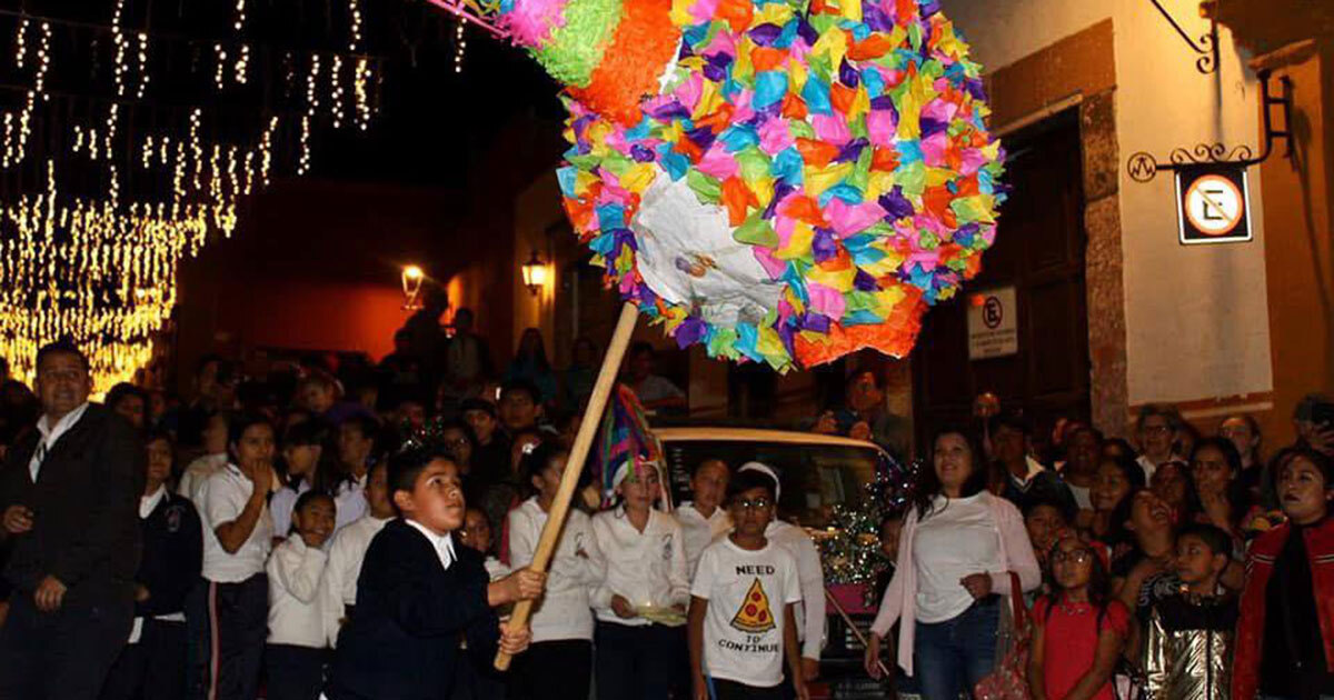 Así celebran las tradicionales posadas de barrios en Guanajuato para compartir la Navidad