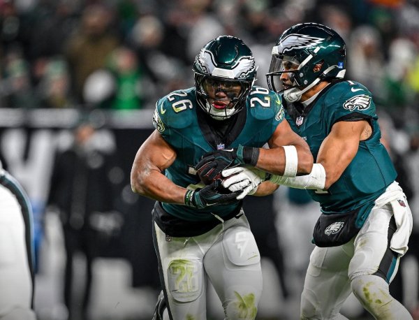 Philadelphia Eagles responden con ataque aéreo y vencen a Steelers 27-13