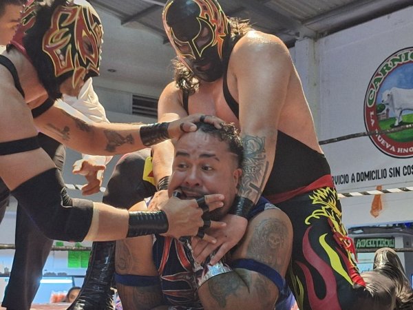 Emoción en el cierre de temporada de lucha libre en León