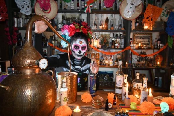 ¿Sabías que estas marcas de mezcal en Guanajuato son producidas por mujeres?