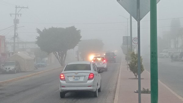 Densa niebla cubre San José Iturbide esta mañana; temperaturas caen en el municipio