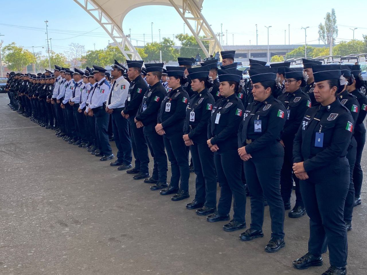 Aumentarán sueldo a policías, tránsitos y bomberos el próximo año