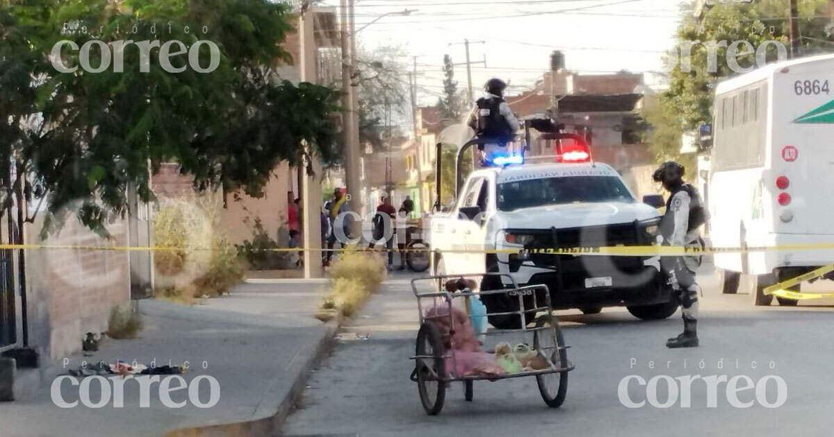 Balean a joven vendedor de jícamas en la colonia del Bosque de Celaya