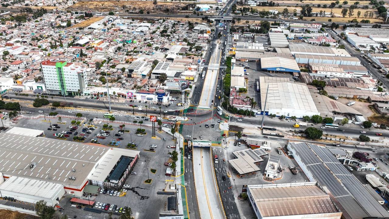 Celaya inaugura el puente a desnivel de la Avenida Tecnológico tras 11 meses de espera