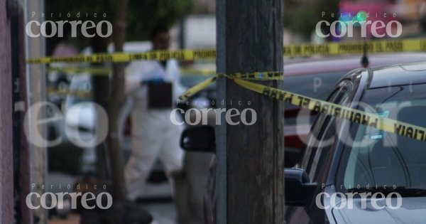 Asesinan a joven al interior de una tapicería de la colonia Valle Hermoso en Celaya