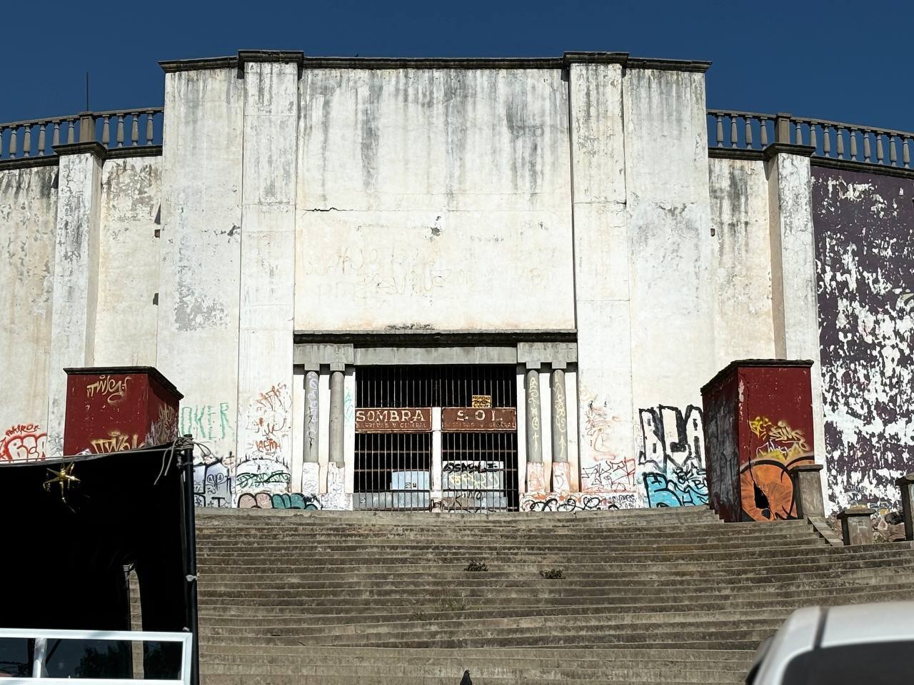 Atropellan a abuelita en Plaza de Toros en Guanajuato capital; automovilista no la vio cruzar