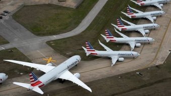  ¿Ciberataque o falla técnica? American Airlines paraliza sus operaciones en pleno vuelo navideño