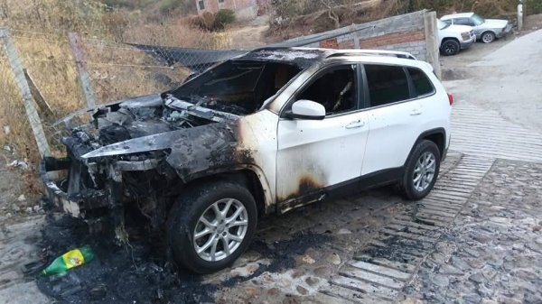 Incendio en La Gualdra destruye camioneta en pleno turno navideño