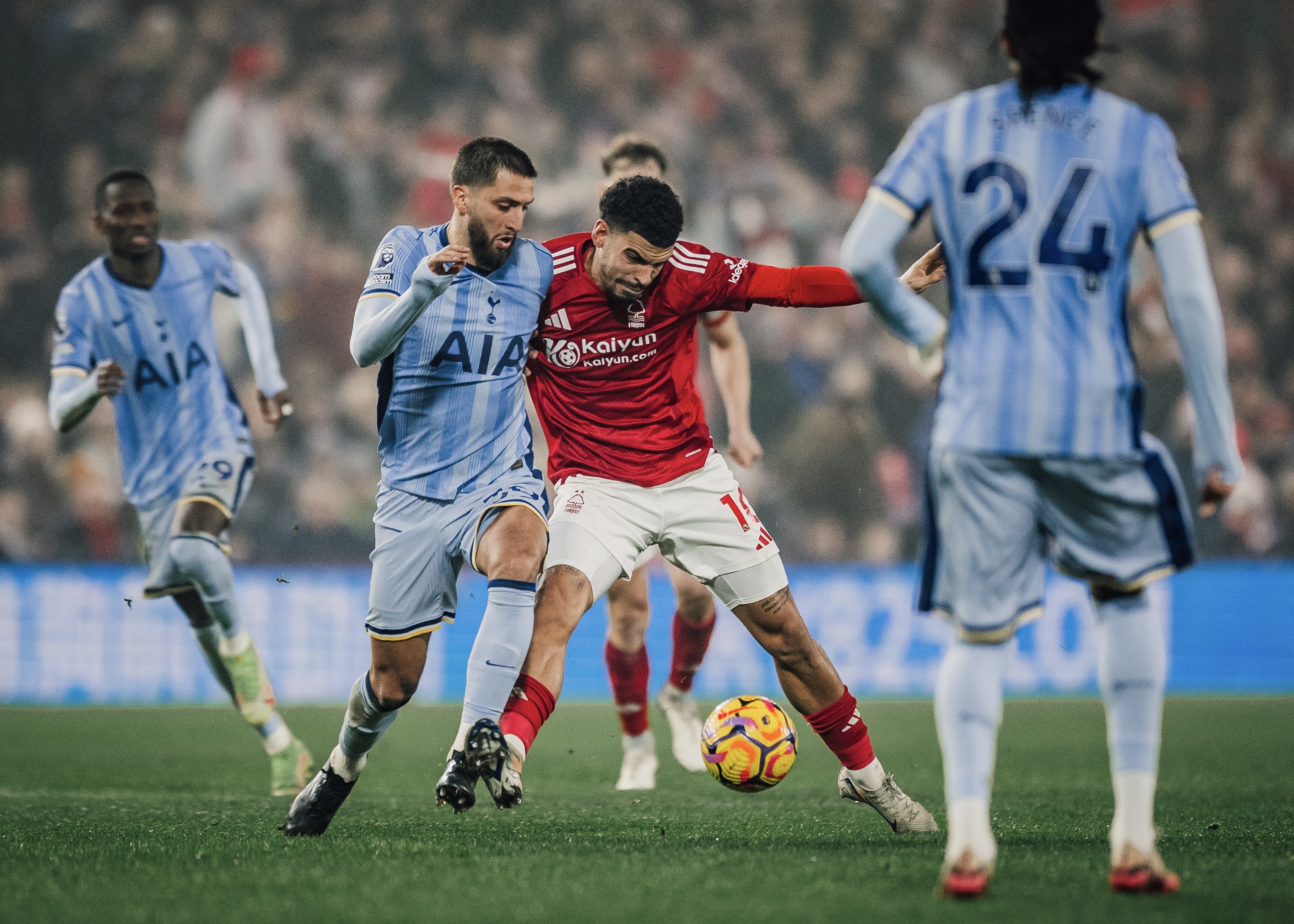 Nottingham Forest sorprende al Tottenham 1-0