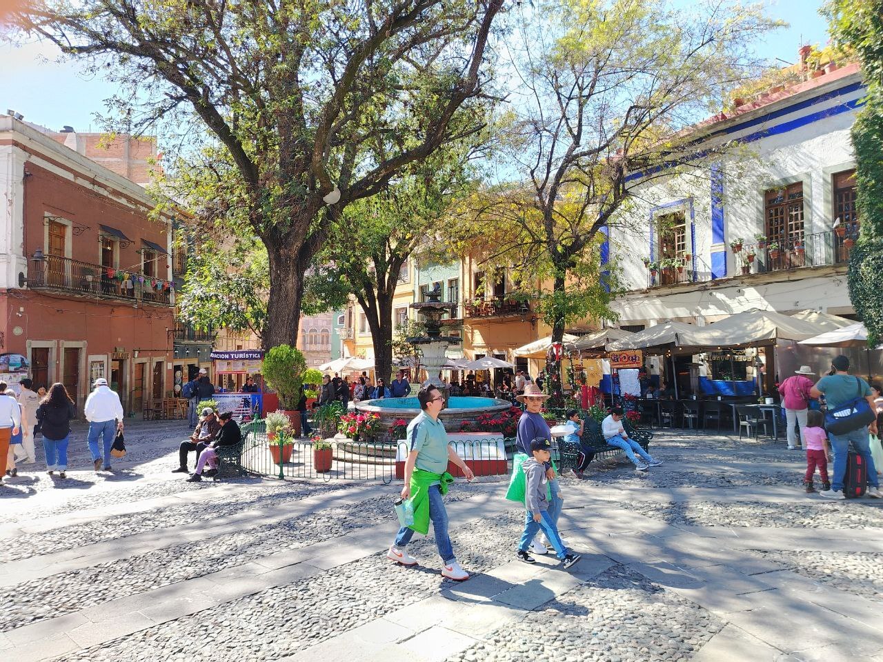 Plaza de San Fernando: Un rincón lleno de historia y tranquilidad en Guanajuato