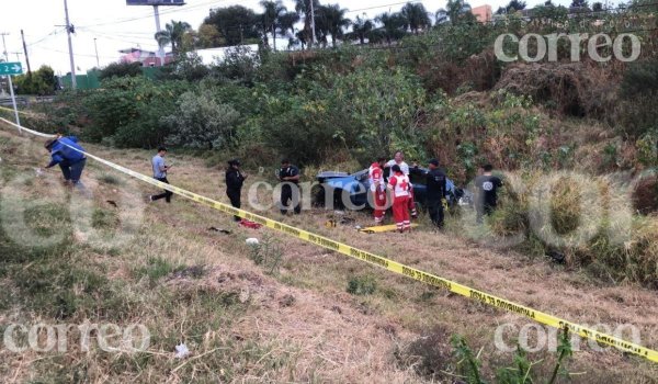 Volcadura en Pénjamo deja una mujer muerta y cuatro heridos graves