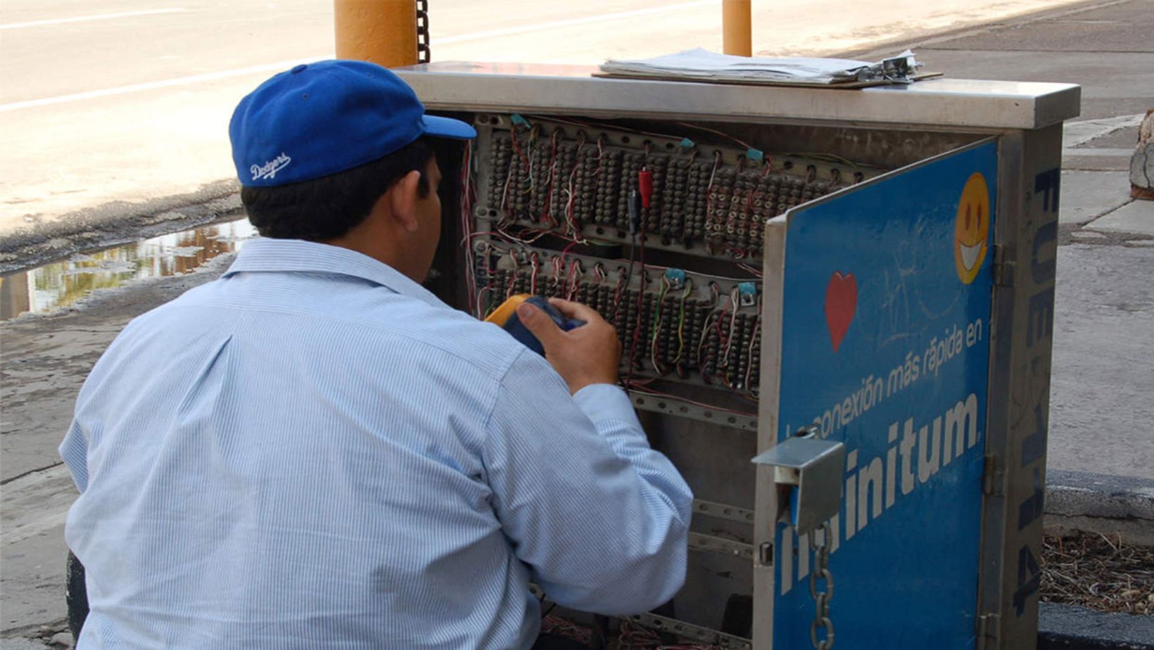 Denuncian avistamientos de falsos trabajadores de Telmex y CFE en Salamanca