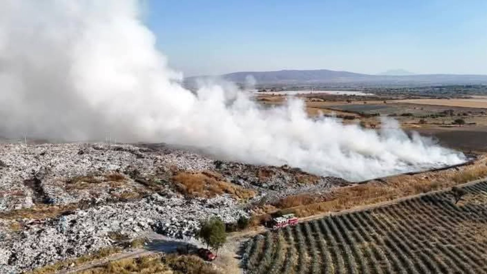 Pénjamo combate incendio en basurero con éxito y en tiempo récord, ¿qué sigue?