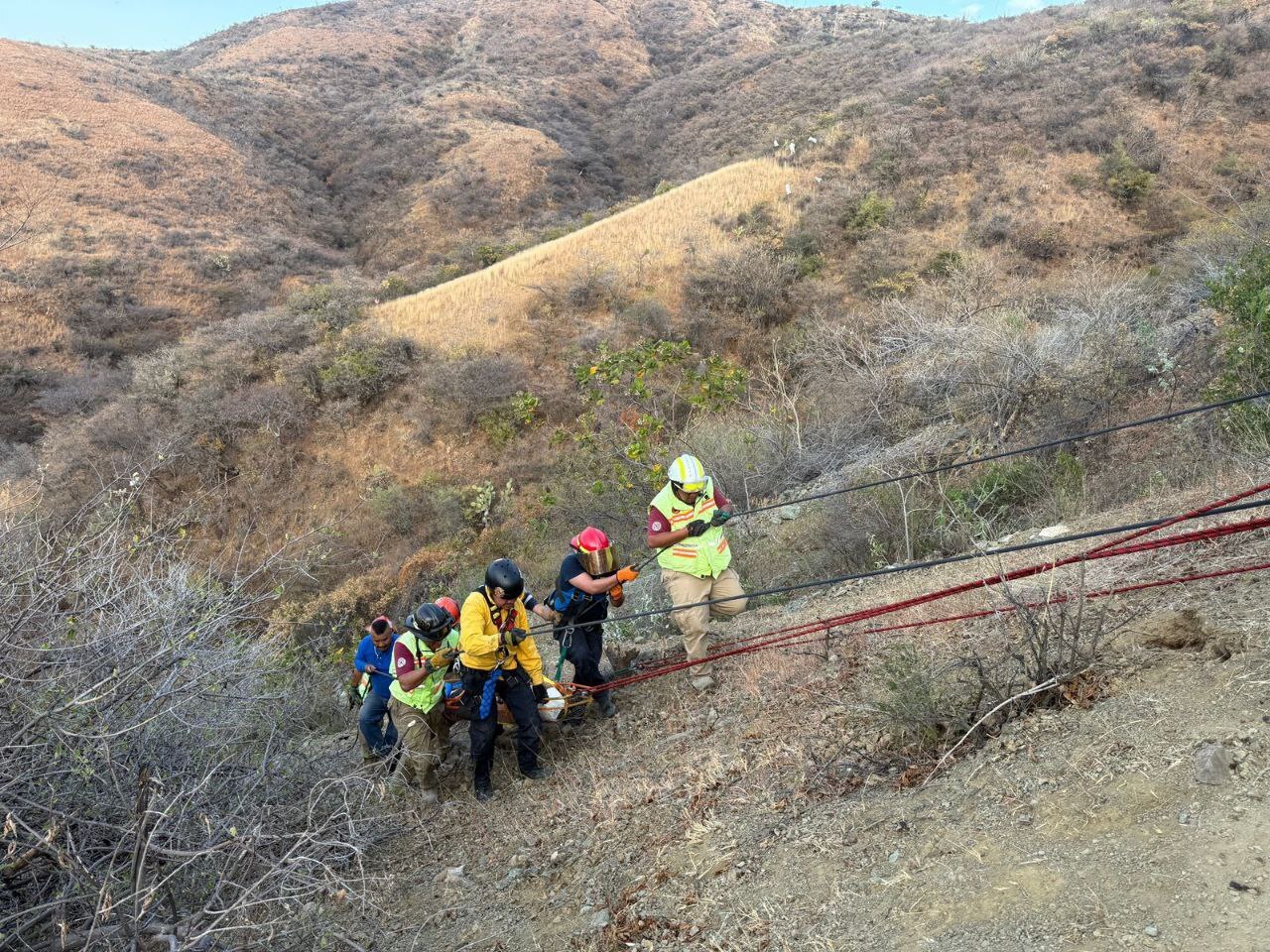 Funcionaria del Gobierno de Guanajuato sufre accidente en camino al Cerro del Cubilete y queda grave