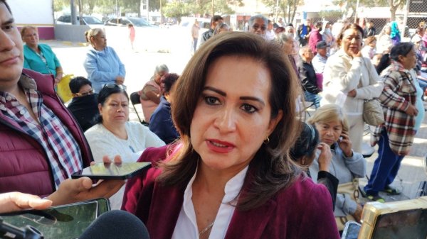  Alma Alcaraz desmiente estafas del Bienestar y da inicio a la entrega de apoyos a mujeres adultas mayores