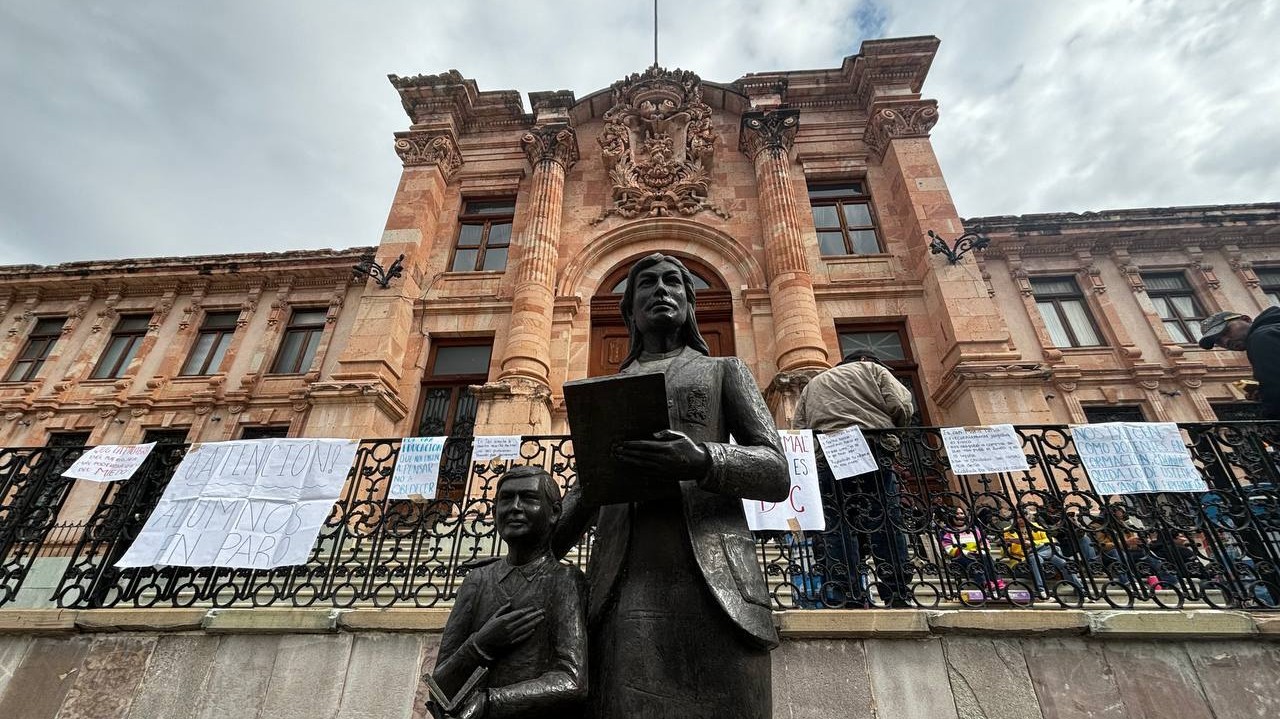 Estudiantes de la Normal de Guanajuato levantan paro tras llegar a acuerdos