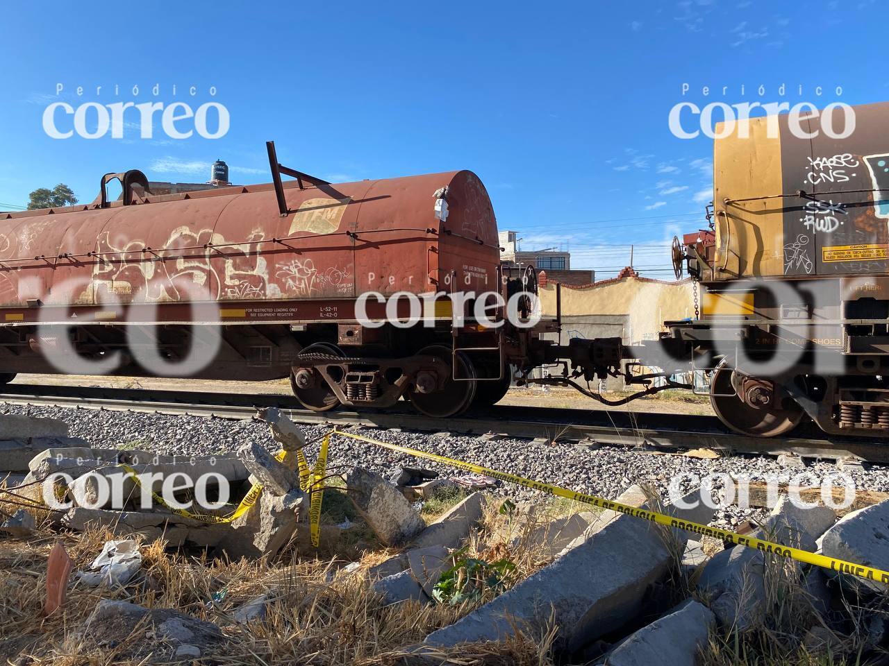 Descubren cuerpo de un joven junto a las vías del tren en Silao