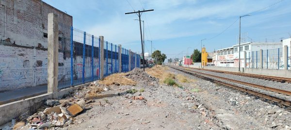 Vecinos urgen rehabilitación de la Avenida Insurgentes en Salamanca 