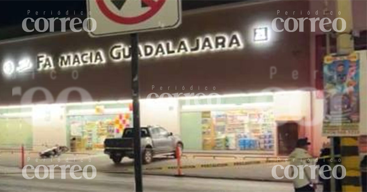 Asesinan a hombre afuera de una Farmacia Guadalajara en Dolores Hidalgo