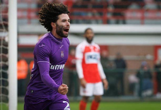 César ‘Chino’ Huerta debuta con gol en el Anderlecht y brilla en Bélgica