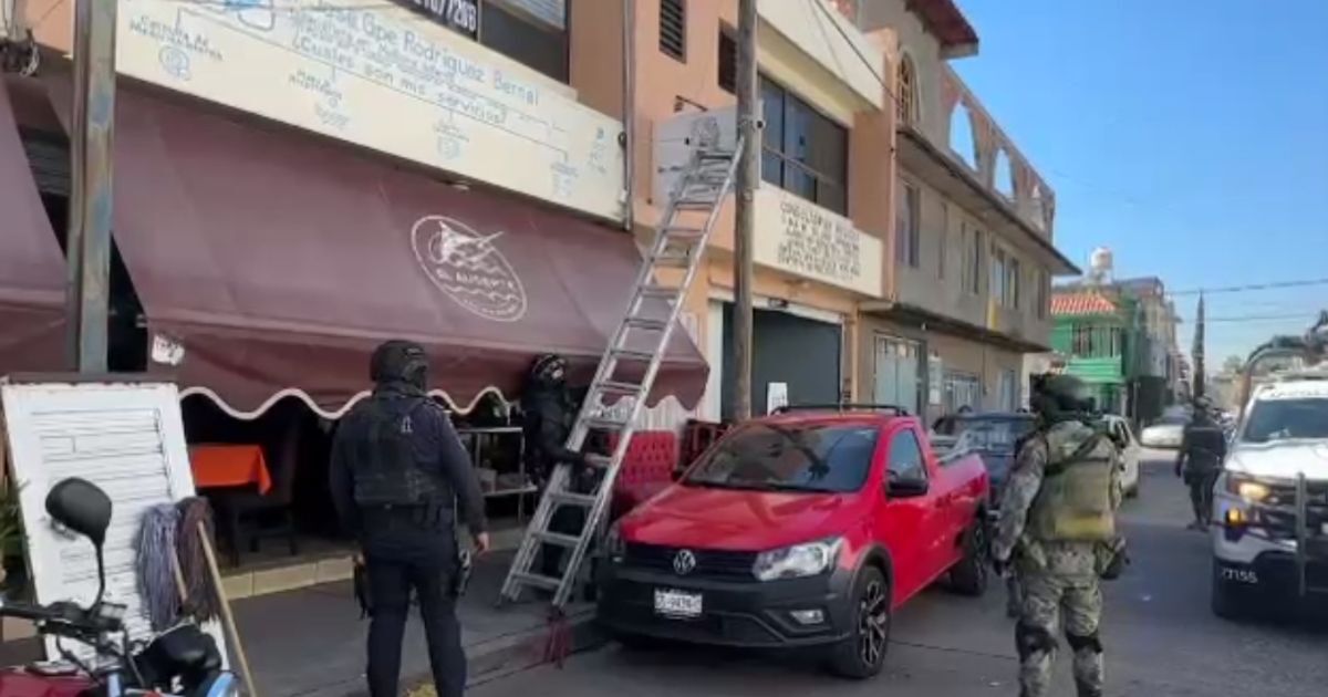 ¿Espías? También en Pénjamo eliminan cámaras de vigilancia clandestinas en las calles