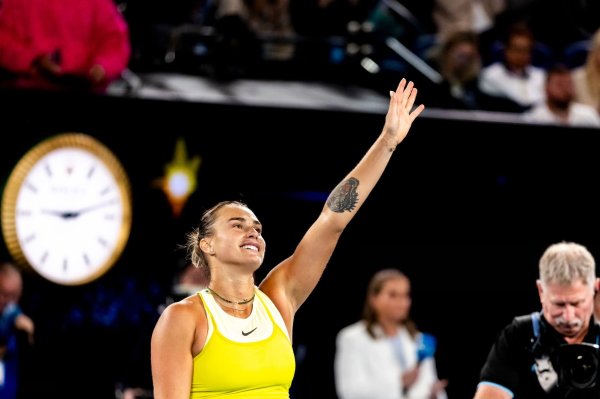 Aryna Sabalenka avanza a su tercera final consecutiva del Abierto de Australia tras vencer a Paula Badosa