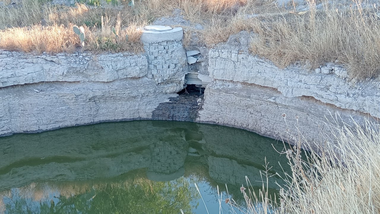 Contaminan banco de tepetate con aguas negras en San José Iturbide