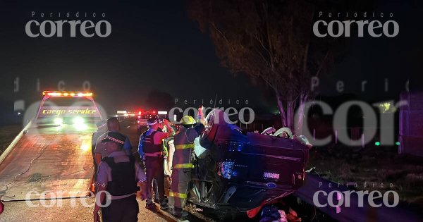 Familia sufre accidente por piedras en la carretera León-Aguascalientes 