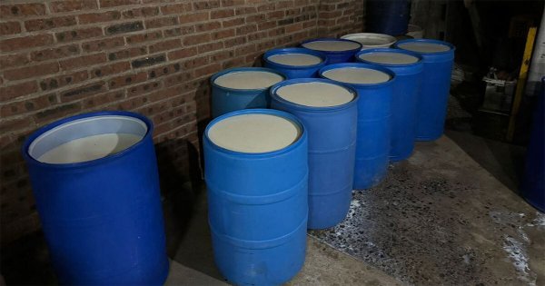 ¡No es huachicol! Descubren almacén ilegal de leche en Irapuato