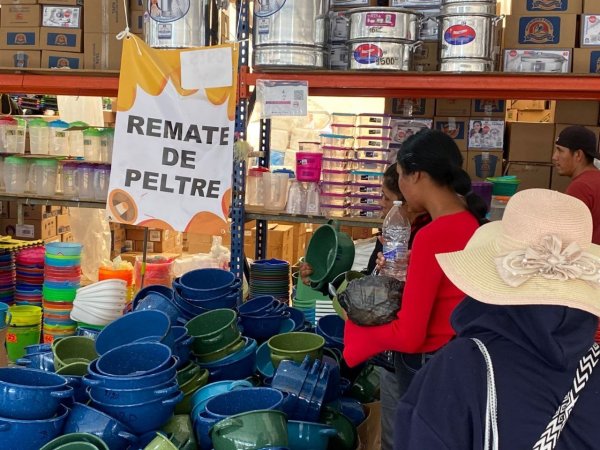 Los Gritones de la Feria se quedarán un día más y aseguraron que se recuperaron en venta tras cambio de lugar