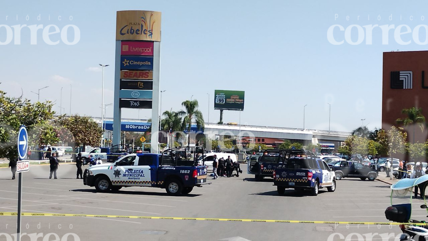 Balacera en Plaza Cibeles de Irapuato deja un guardia de seguridad fallecido 